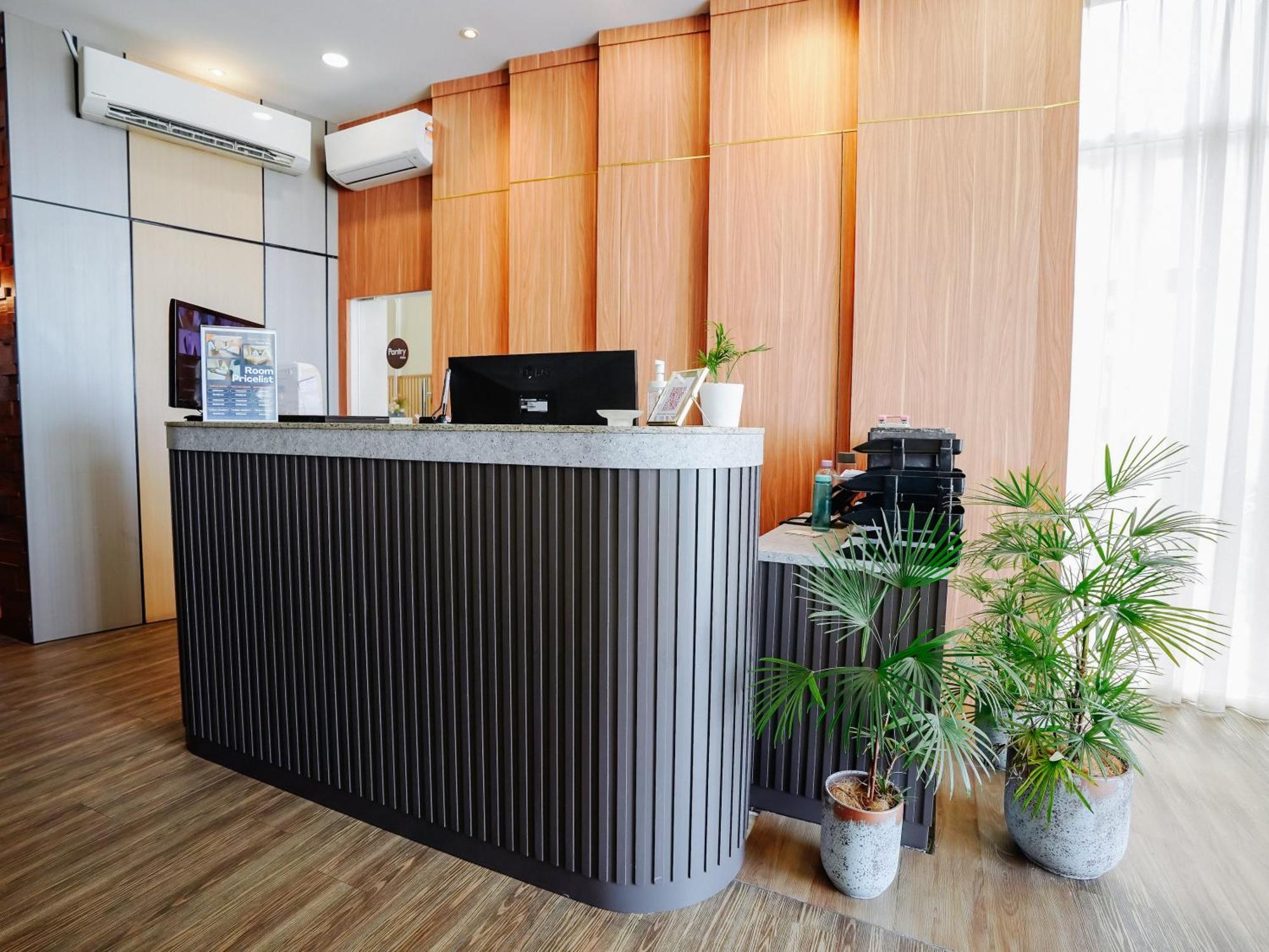 Wangs Hotel Gurney Drive Джорджтаун Экстерьер фото