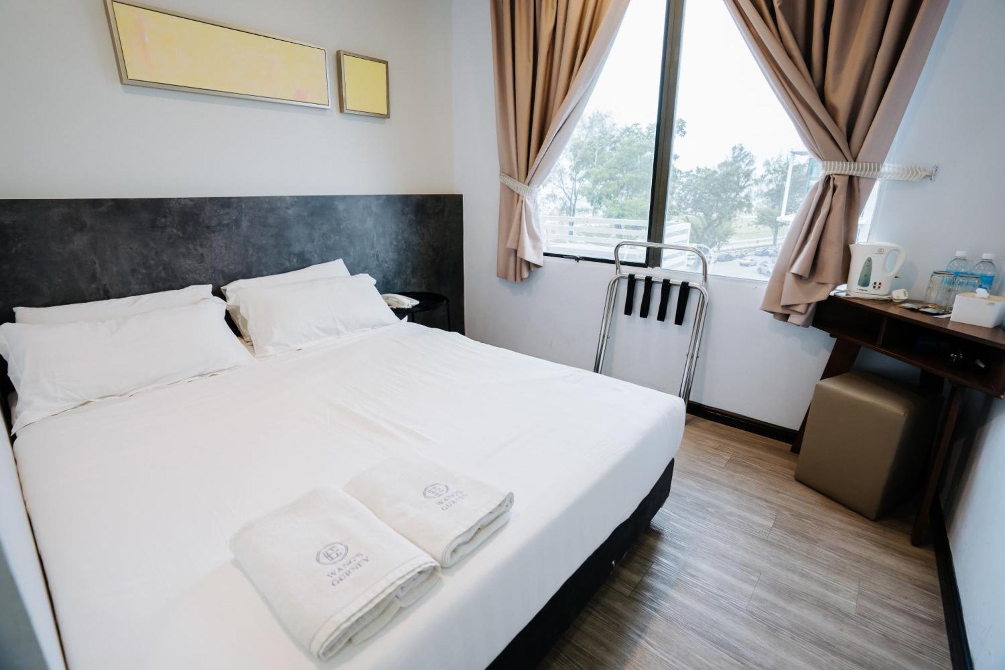 Wangs Hotel Gurney Drive Джорджтаун Экстерьер фото