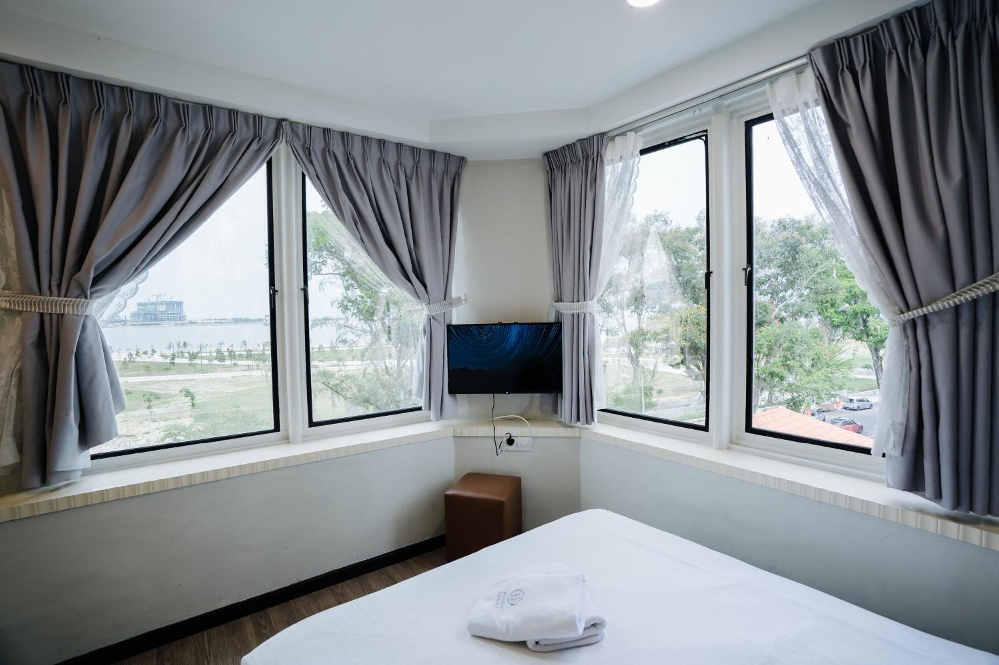 Wangs Hotel Gurney Drive Джорджтаун Экстерьер фото