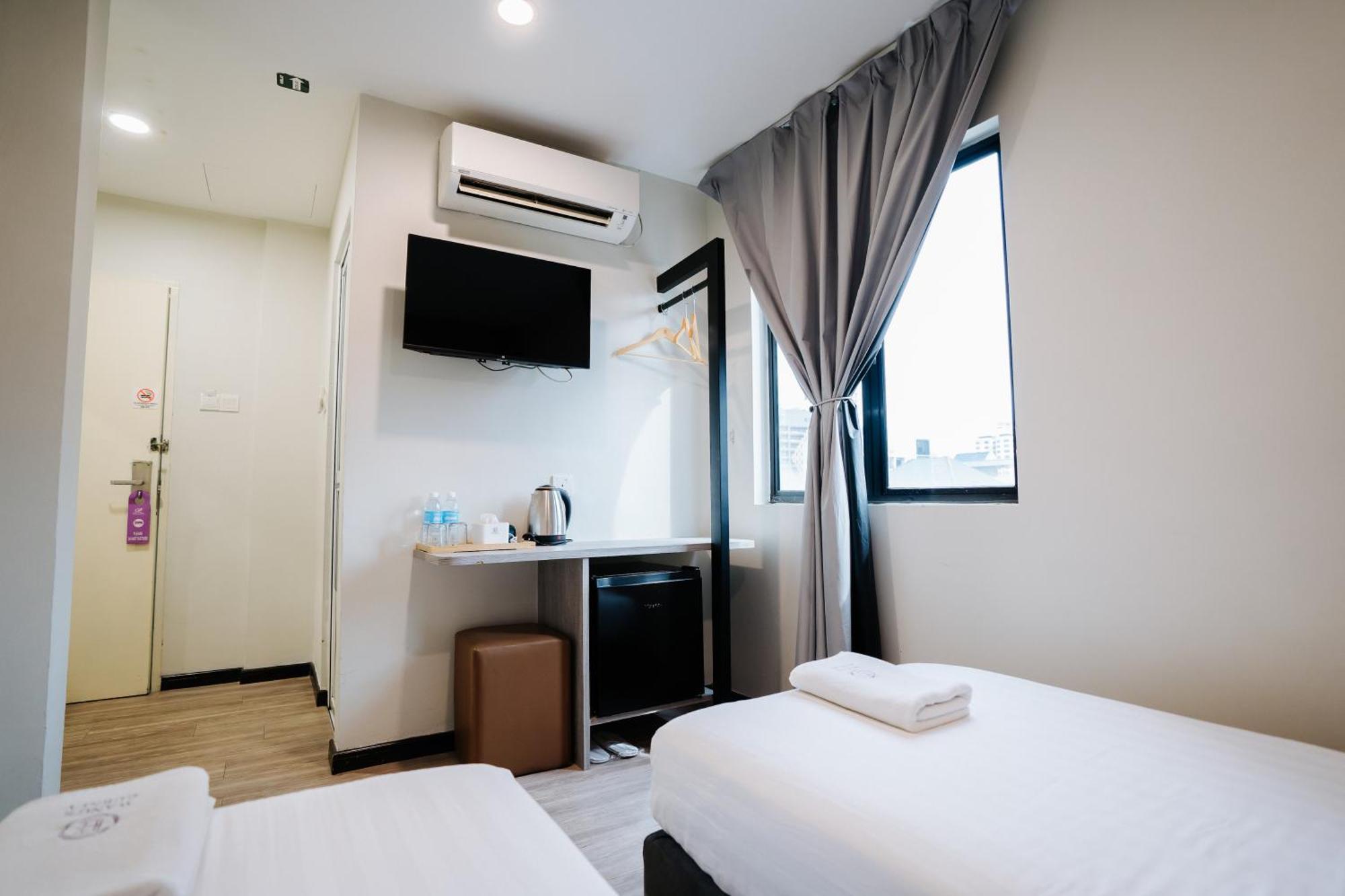 Wangs Hotel Gurney Drive Джорджтаун Экстерьер фото