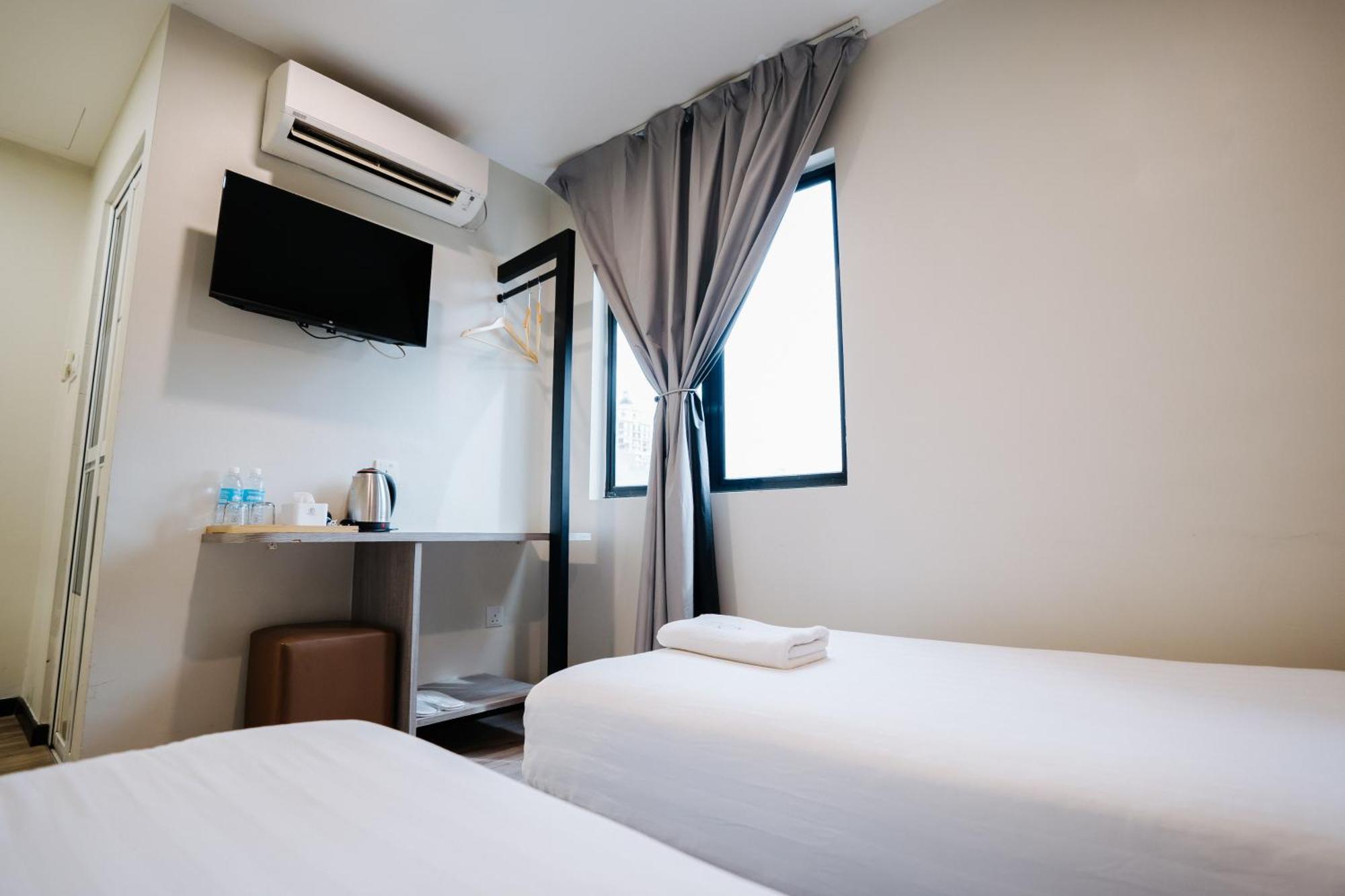 Wangs Hotel Gurney Drive Джорджтаун Экстерьер фото